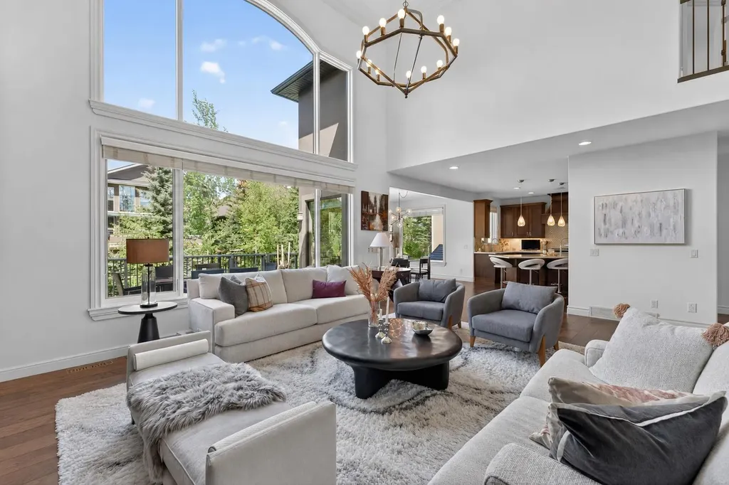 32 Aspen Meadows Manor SW Calgary AB T3H 5Z6