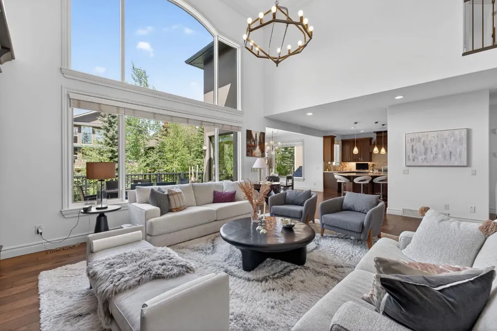 32 Aspen Meadows Manor SW Calgary AB T3H 5Z6