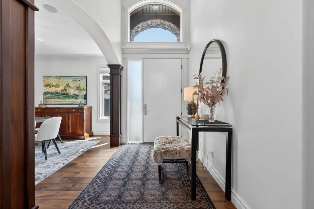 32 Aspen Meadows Manor SW Calgary AB T3H 5Z6