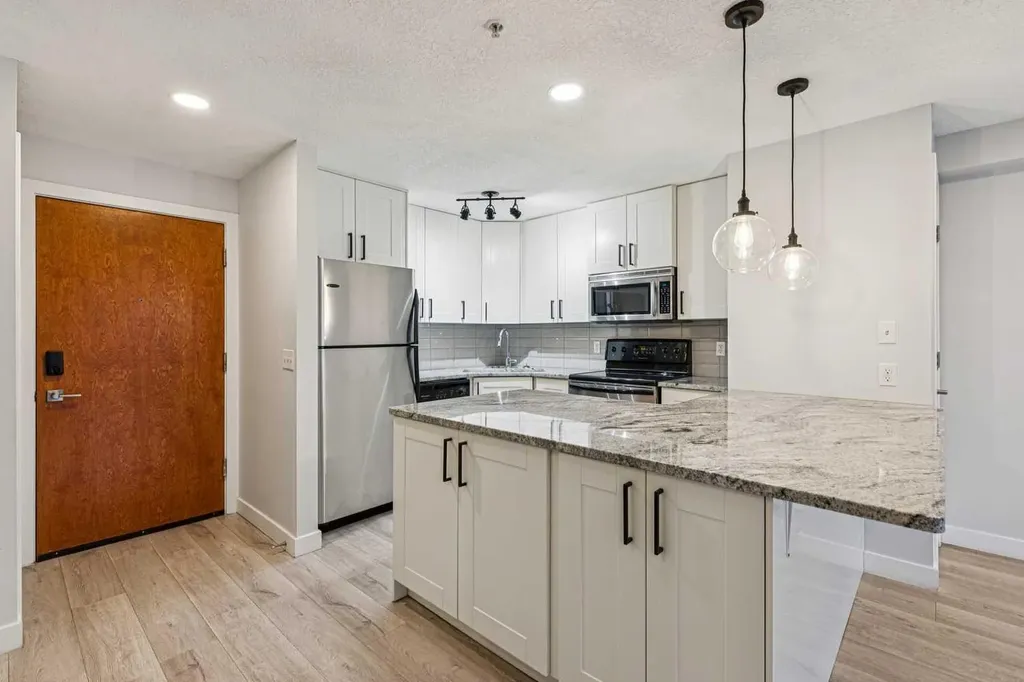 317 19 Avenue SW Calgary AB T2S 0E1