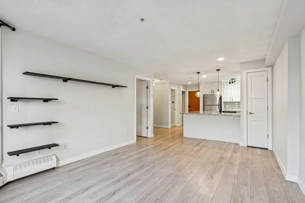 317 19 Avenue SW Calgary AB T2S 0E1