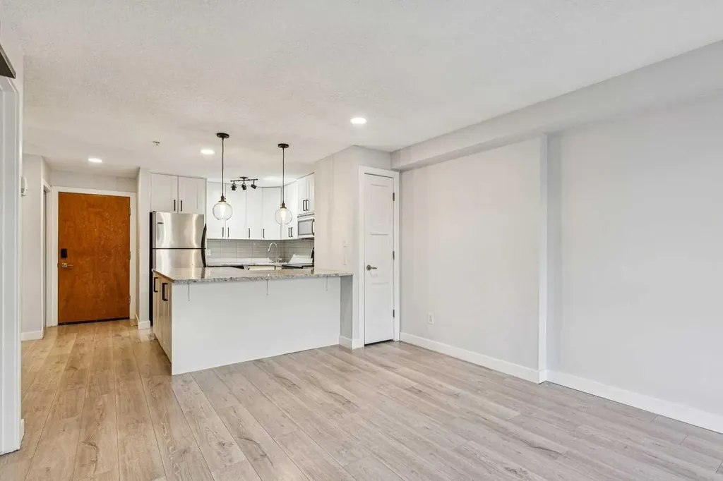317 19 Avenue SW Calgary AB T2S 0E1