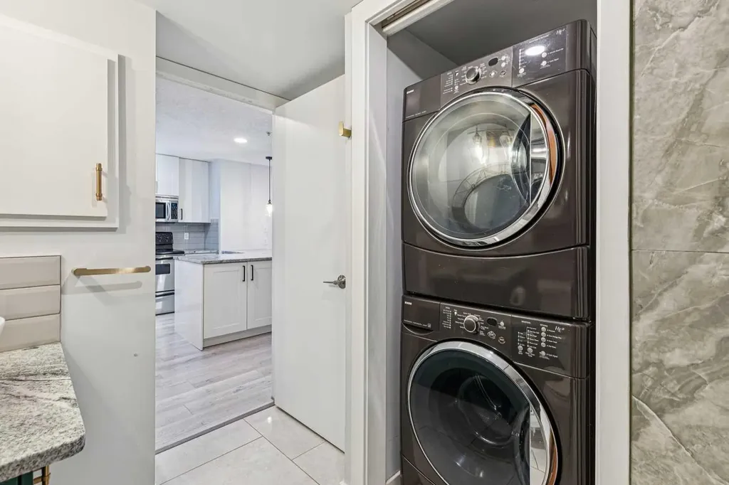 317 19 Avenue SW Calgary AB T2S 0E1