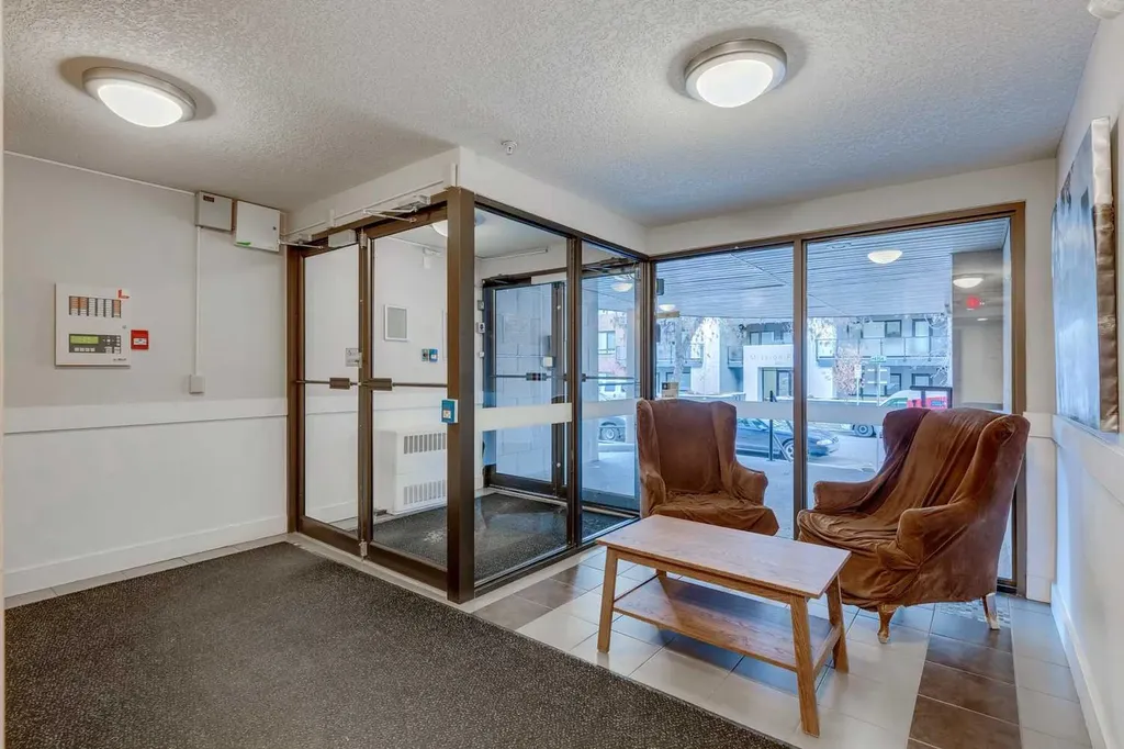317 19 Avenue SW Calgary AB T2S 0E1