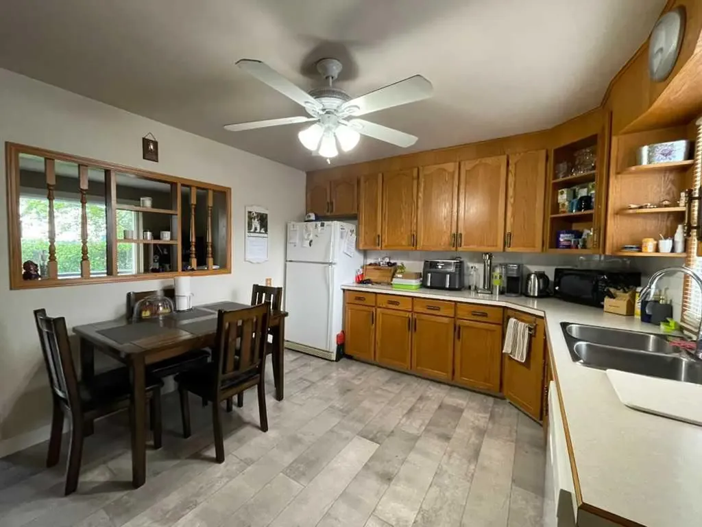 4803 Montana Crescent NW Calgary AB T3B 1E7