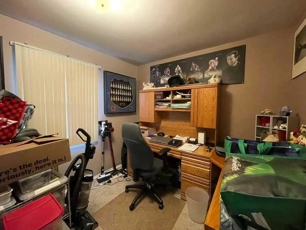 4803 Montana Crescent NW Calgary AB T3B 1E7