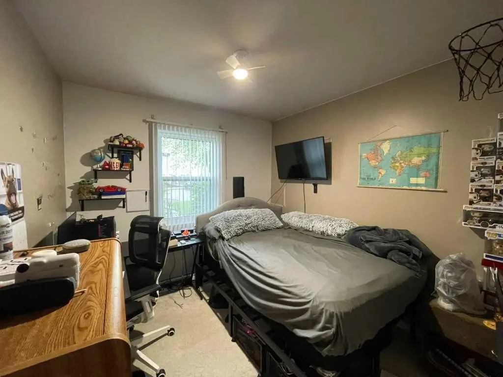 4803 Montana Crescent NW Calgary AB T3B 1E7