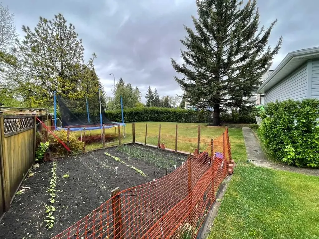 4803 Montana Crescent NW Calgary AB T3B 1E7