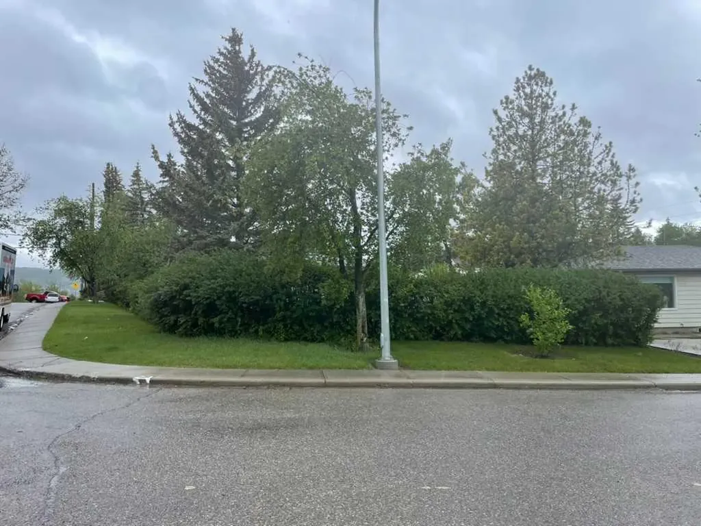 4803 Montana Crescent NW Calgary AB T3B 1E7