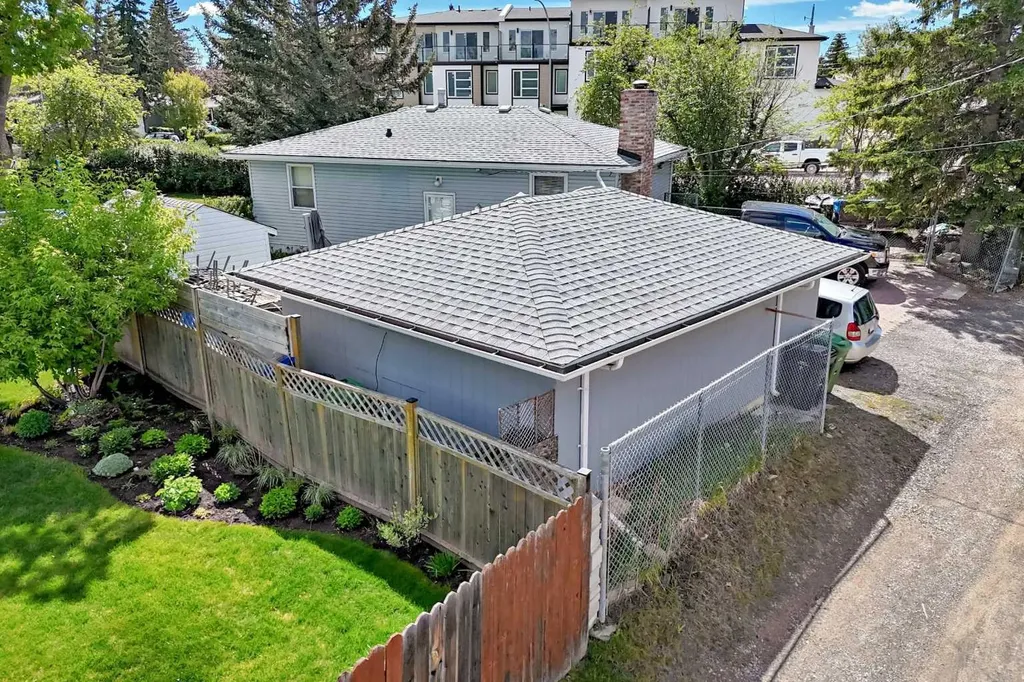 4803 Montana Crescent NW Calgary AB T3B 1E7