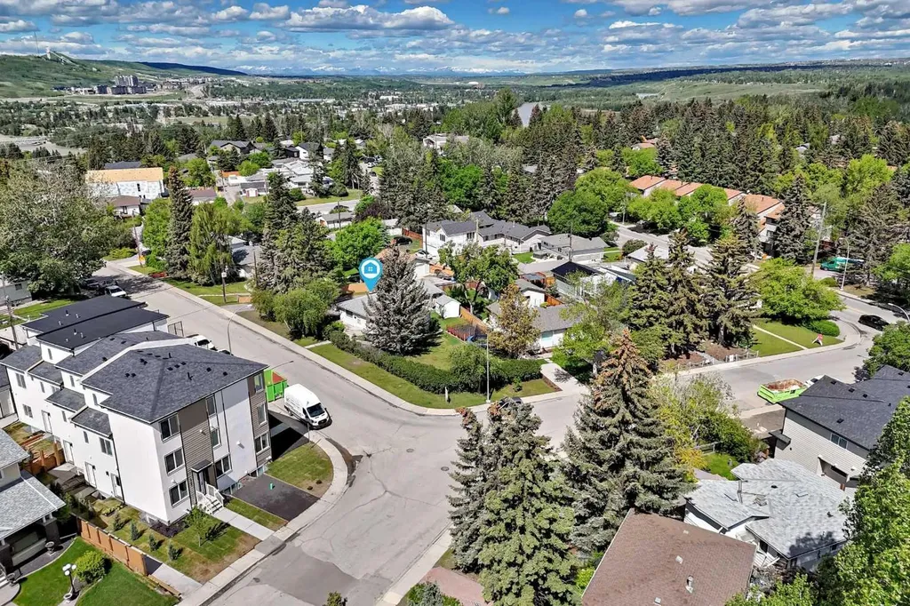 4803 Montana Crescent NW Calgary AB T3B 1E7