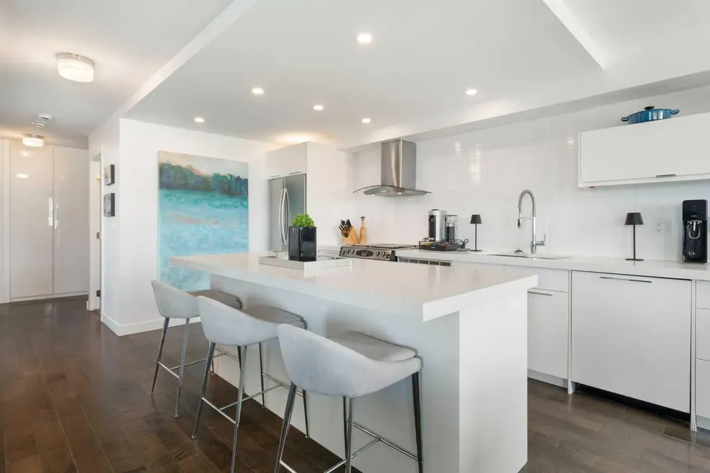 225 25 Avenue SW Calgary AB T2S 2V2