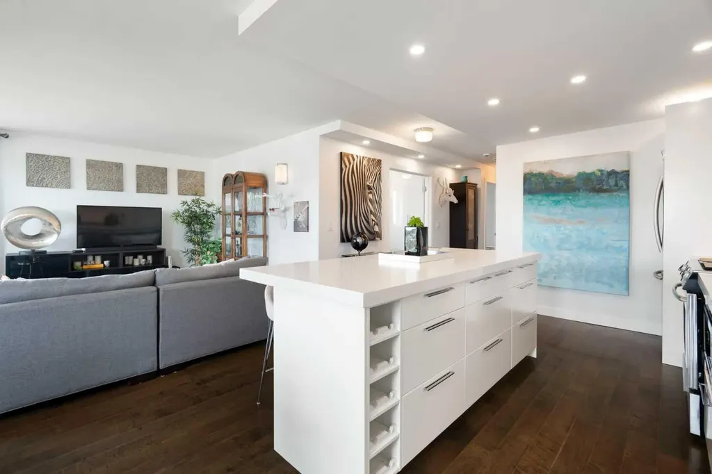 225 25 Avenue SW Calgary AB T2S 2V2