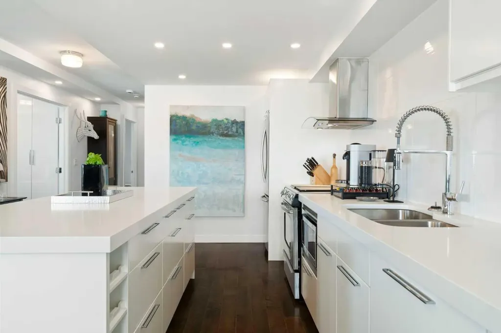 225 25 Avenue SW Calgary AB T2S 2V2