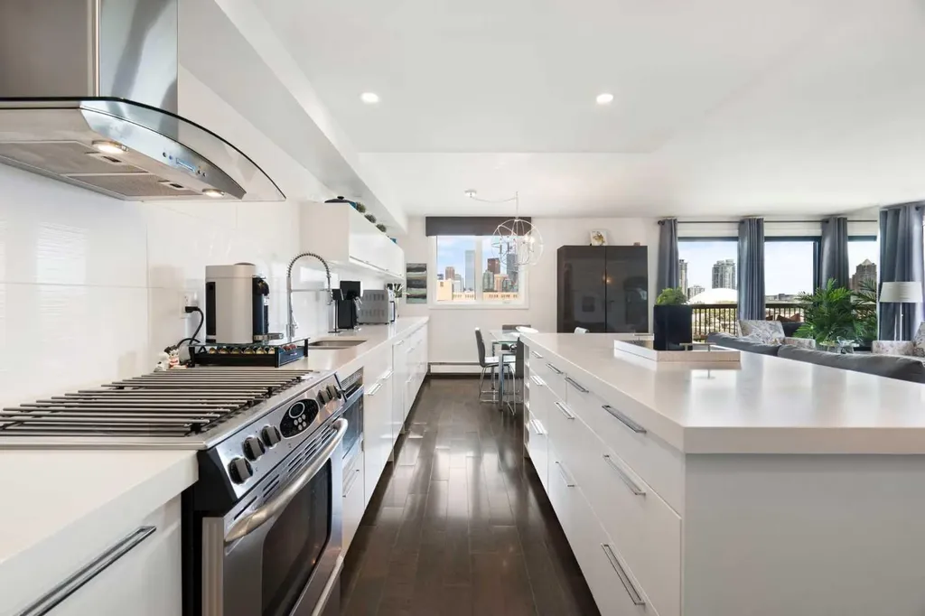 225 25 Avenue SW Calgary AB T2S 2V2