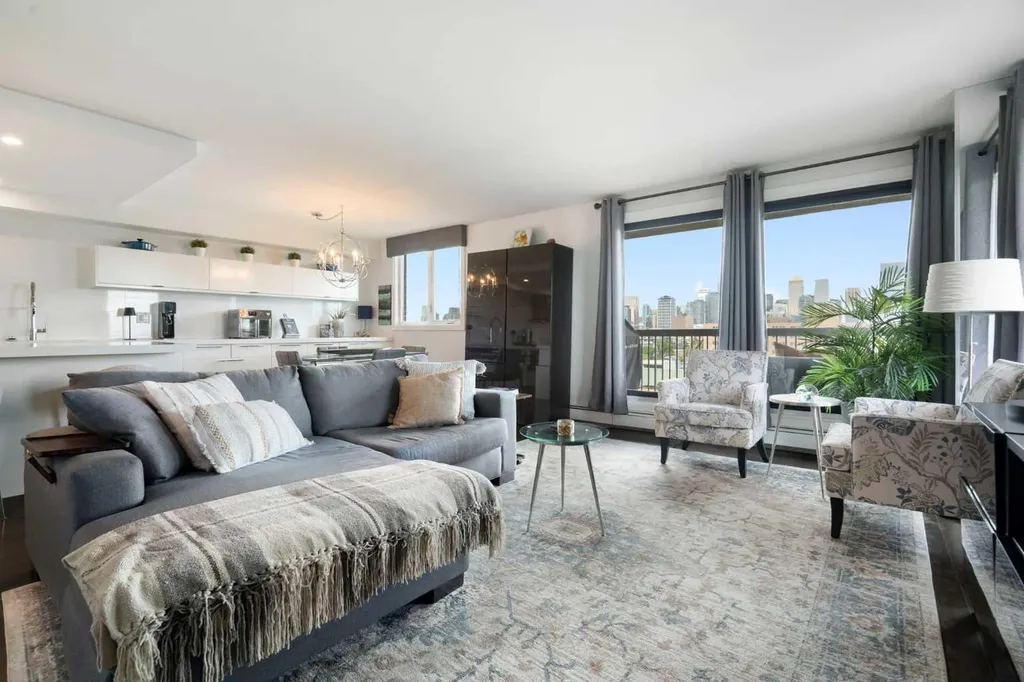 225 25 Avenue SW Calgary AB T2S 2V2