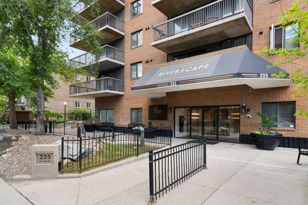 225 25 Avenue SW Calgary AB T2S 2V2