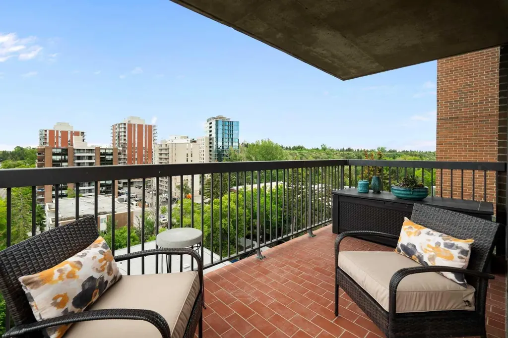 225 25 Avenue SW Calgary AB T2S 2V2