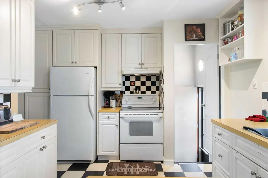 1140 105 Avenue SW Calgary AB T2W 0B1