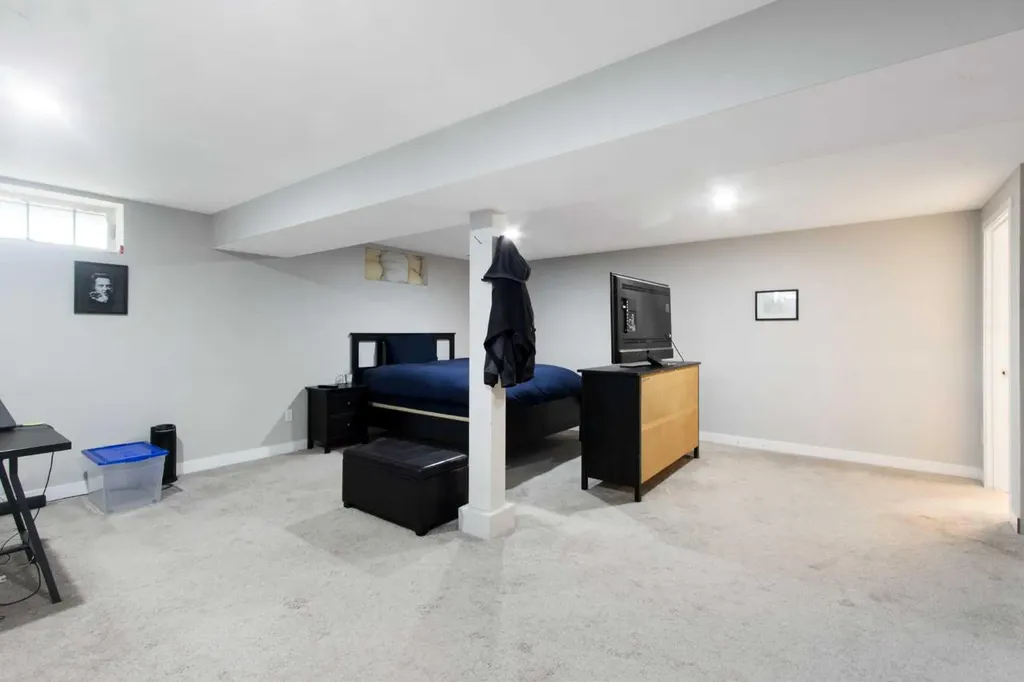 1140 105 Avenue SW Calgary AB T2W 0B1