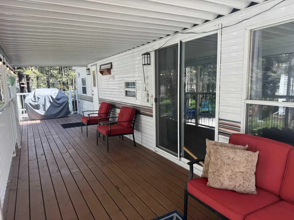 5230 27 Highway Rural Mountain View County AB T0M1X0