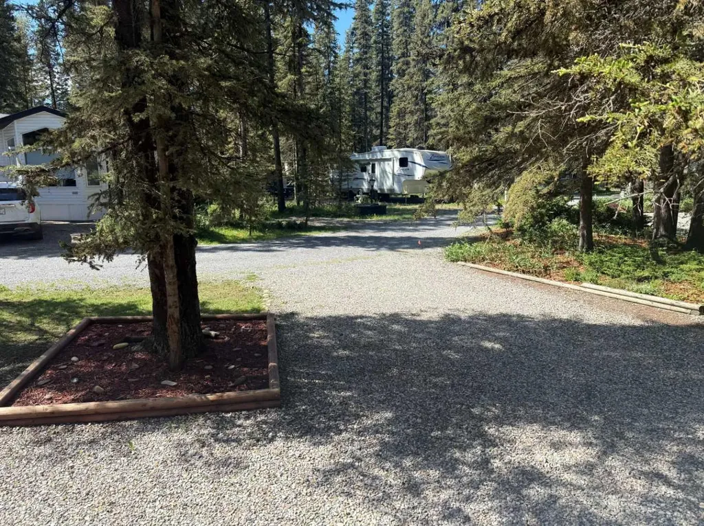 5230 27 Highway Rural Mountain View County AB T0M1X0