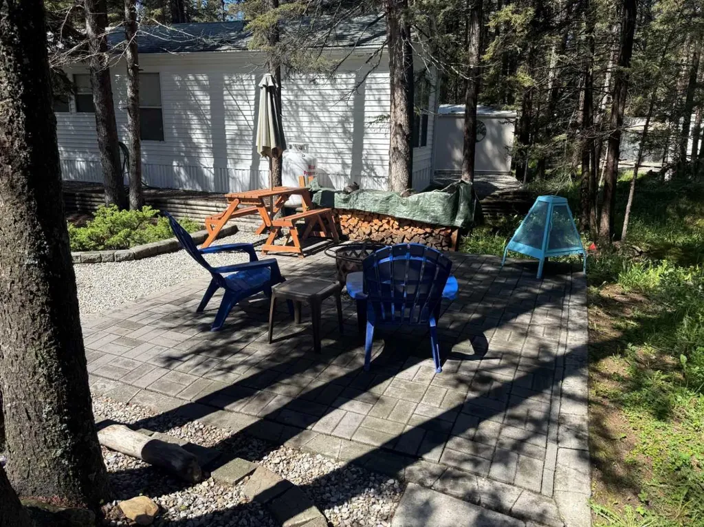 5230 27 Highway Rural Mountain View County AB T0M1X0