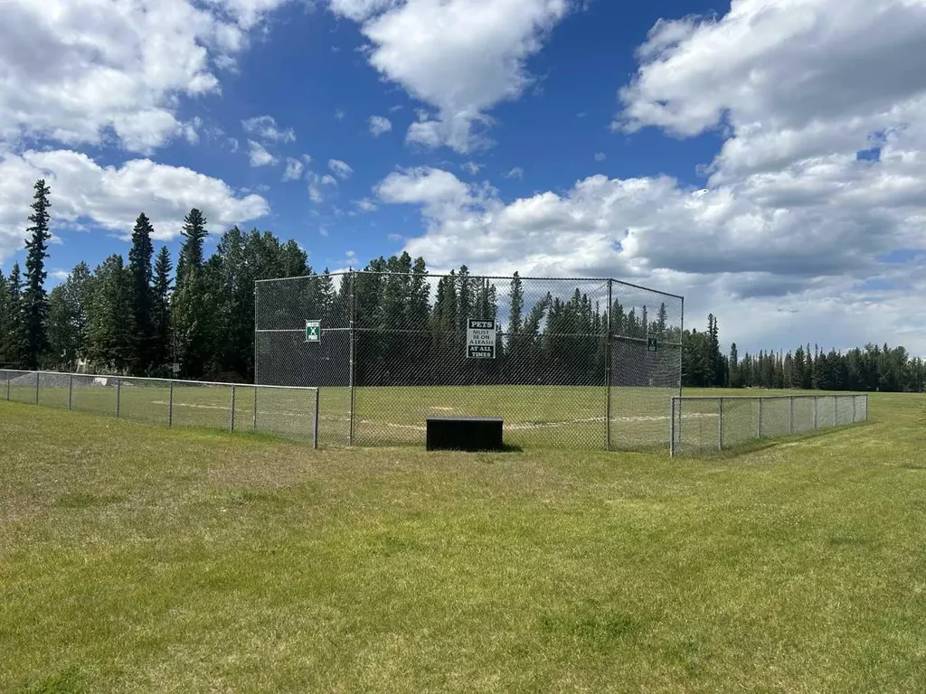 5230 27 Highway Rural Mountain View County AB T0M1X0