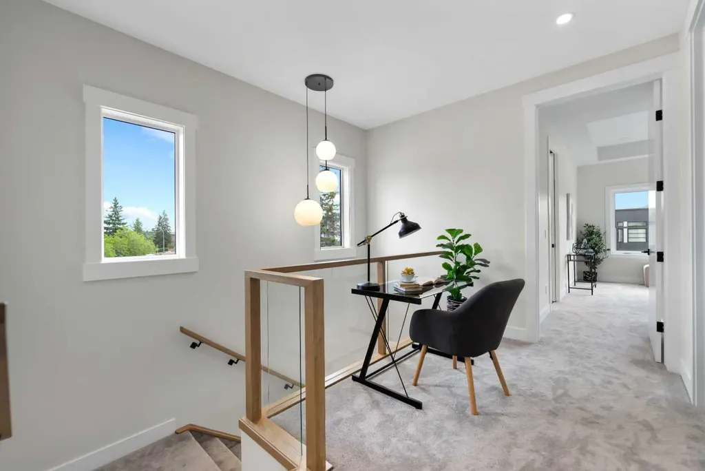 8106 47 Avenue NW Calgary AB T3B1Z5