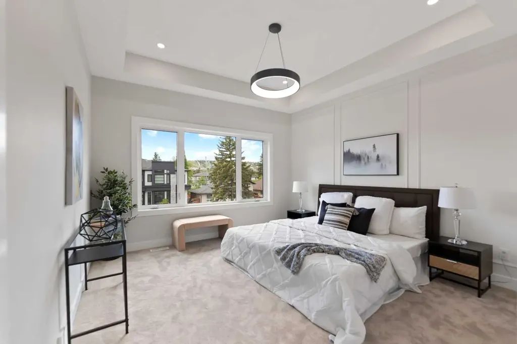 8106 47 Avenue NW Calgary AB T3B1Z5