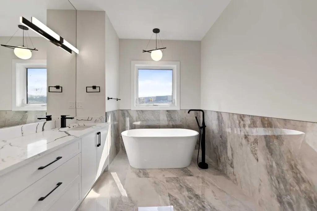 8106 47 Avenue NW Calgary AB T3B1Z5