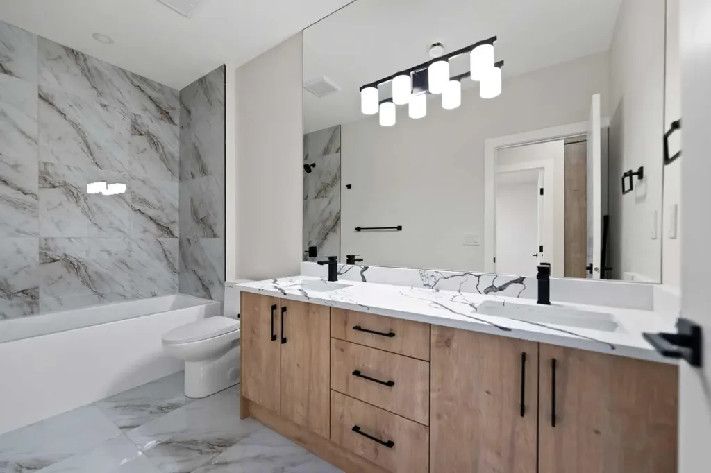 8106 47 Avenue NW Calgary AB T3B1Z5