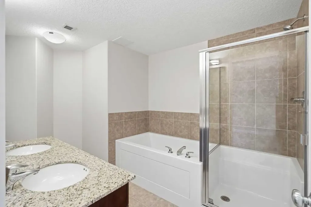 16 Varsity Estates Circle NW Calgary AB T3A 2C5