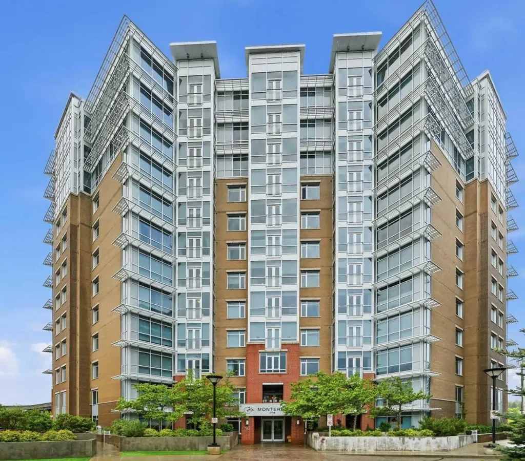 16 Varsity Estates Circle NW Calgary AB T3A 2C5