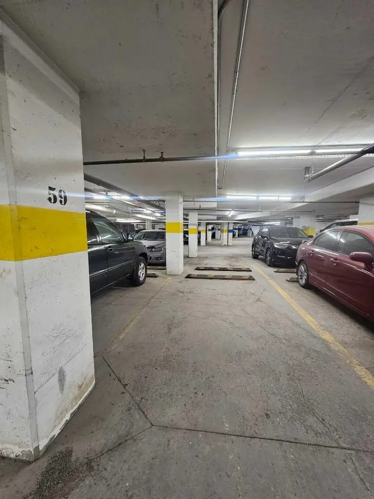 16 Varsity Estates Circle NW Calgary AB T3A 2C5
