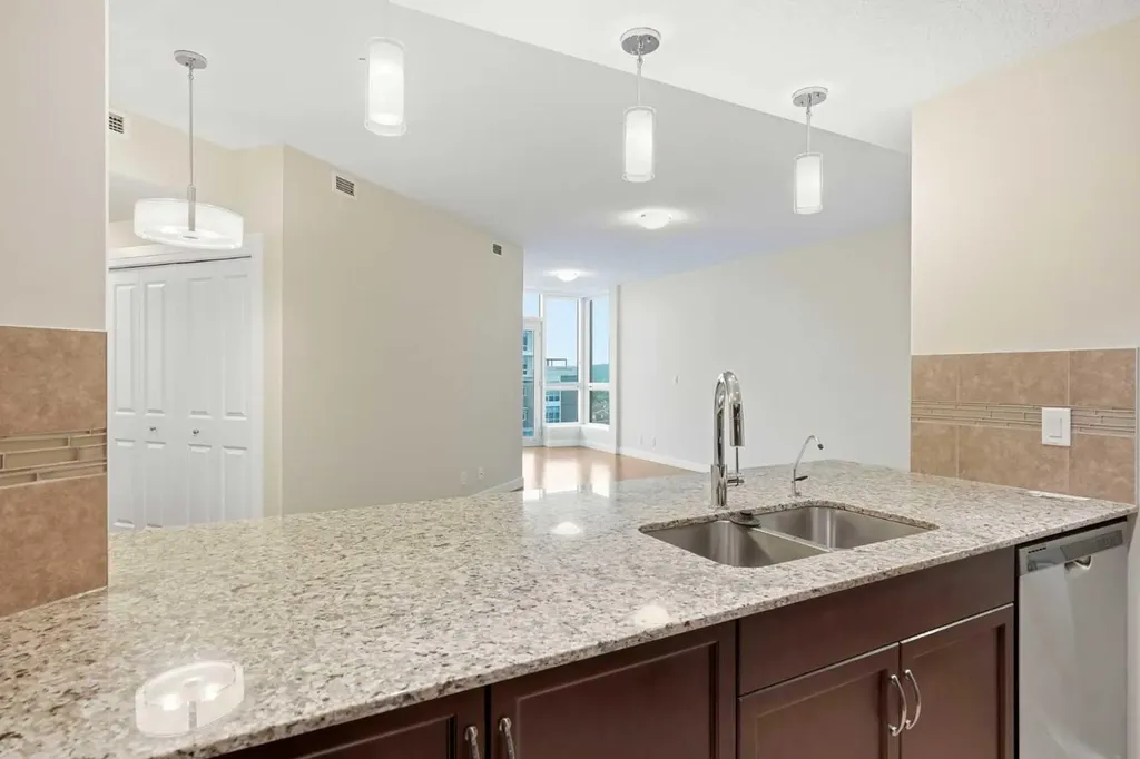16 Varsity Estates Circle NW Calgary AB T3A 2C5