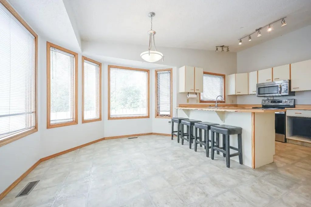 6317 Poplar Drive Grande Prairie AB T8W2G4
