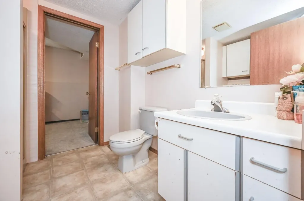 6317 Poplar Drive Grande Prairie AB T8W2G4