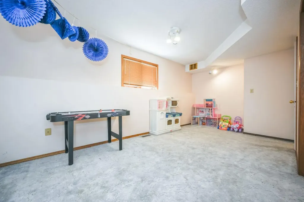 6317 Poplar Drive Grande Prairie AB T8W2G4