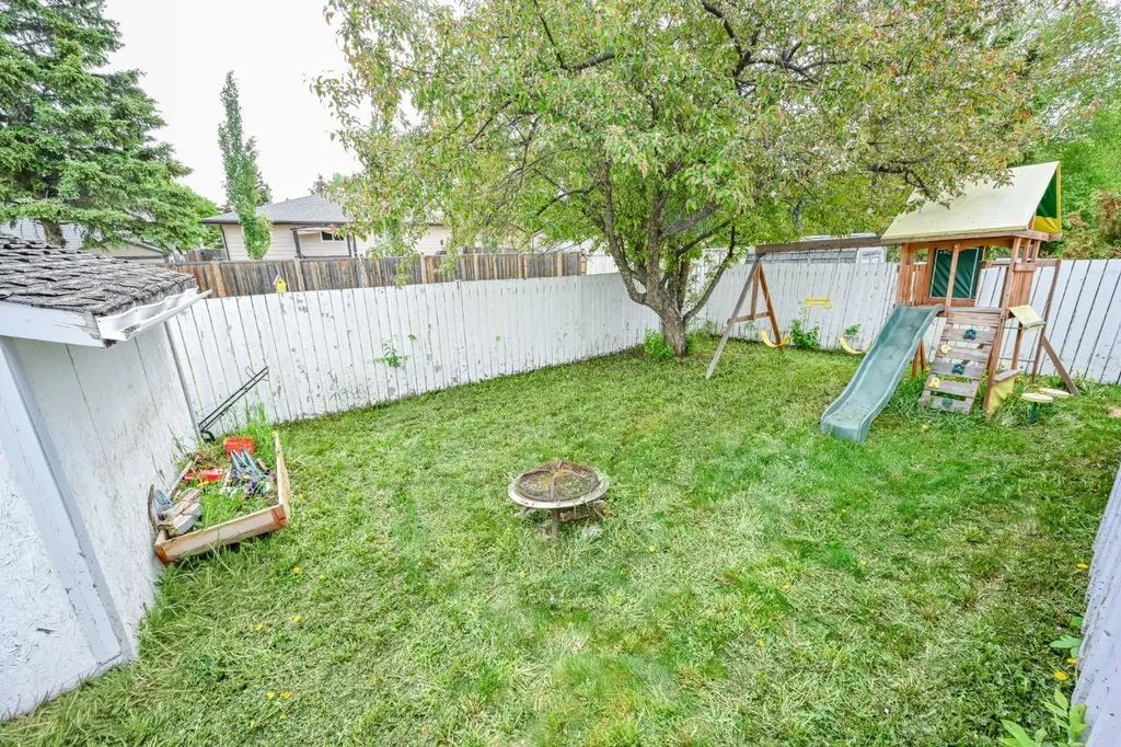 6317 Poplar Drive Grande Prairie AB T8W2G4