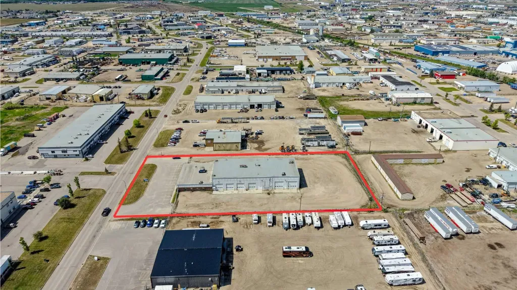 10946 89 Avenue Grande Prairie AB T8V 4W4