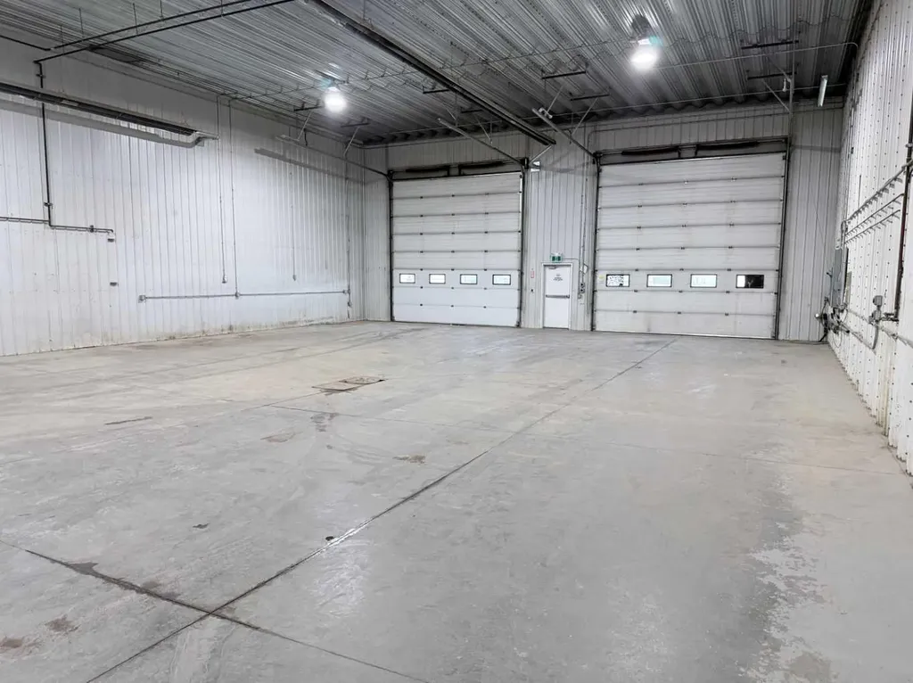 10946 89 Avenue Grande Prairie AB T8V 4W4