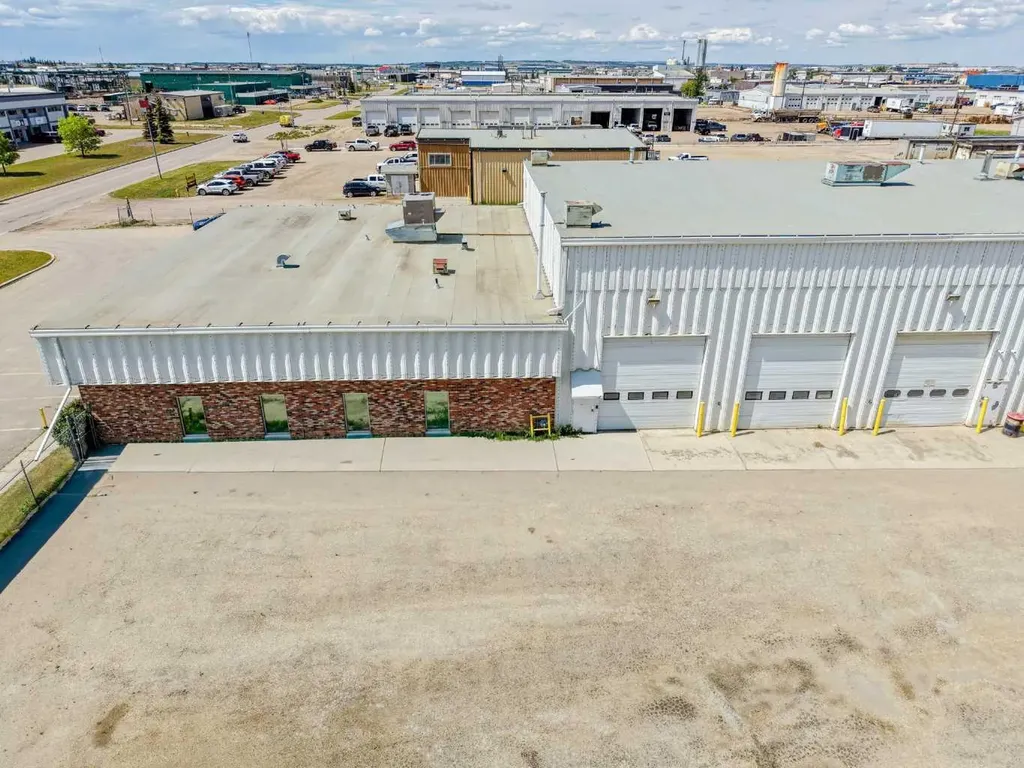 10946 89 Avenue Grande Prairie AB T8V 4W4