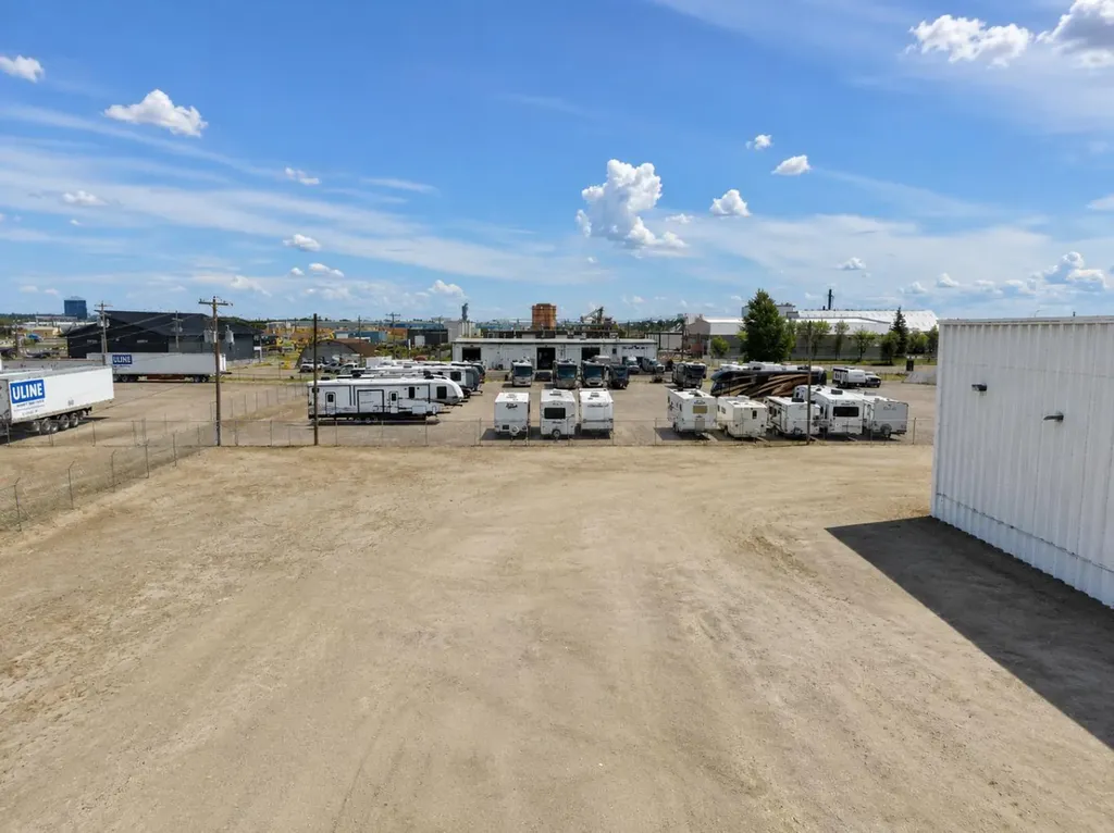 10946 89 Avenue Grande Prairie AB T8V 4W4