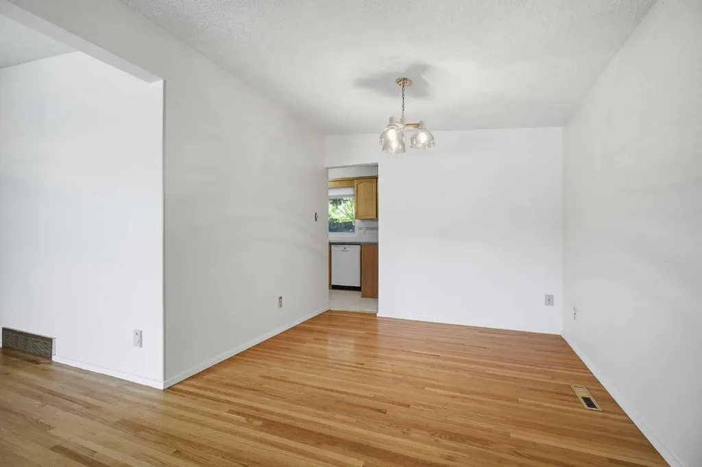 3227 Boulton Road NW Calgary AB T2L 1M2