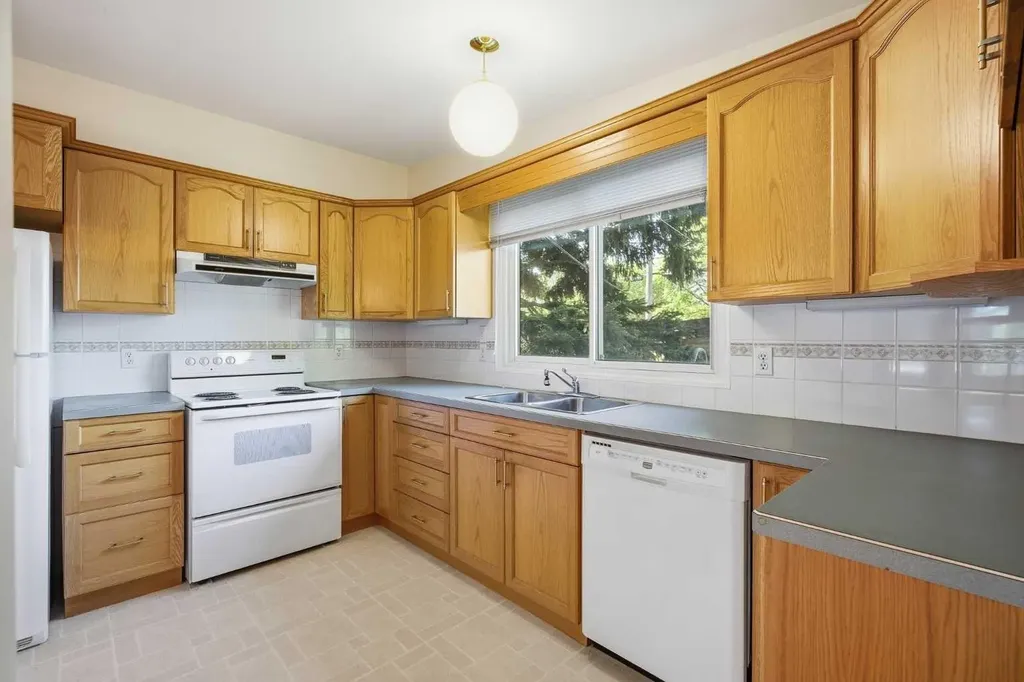 3227 Boulton Road NW Calgary AB T2L 1M2