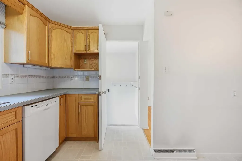 3227 Boulton Road NW Calgary AB T2L 1M2