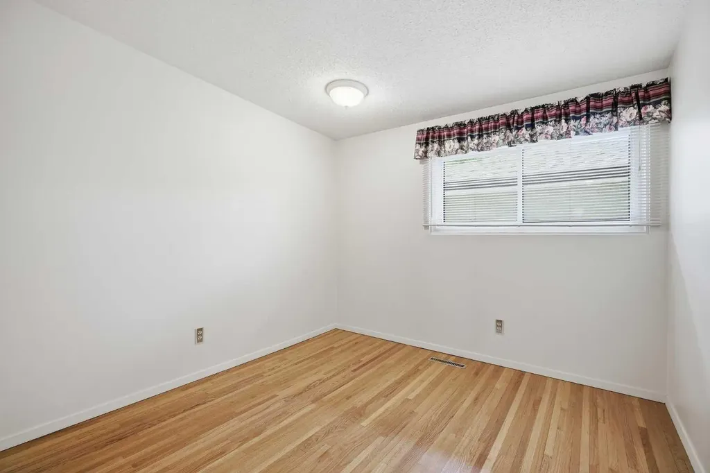 3227 Boulton Road NW Calgary AB T2L 1M2