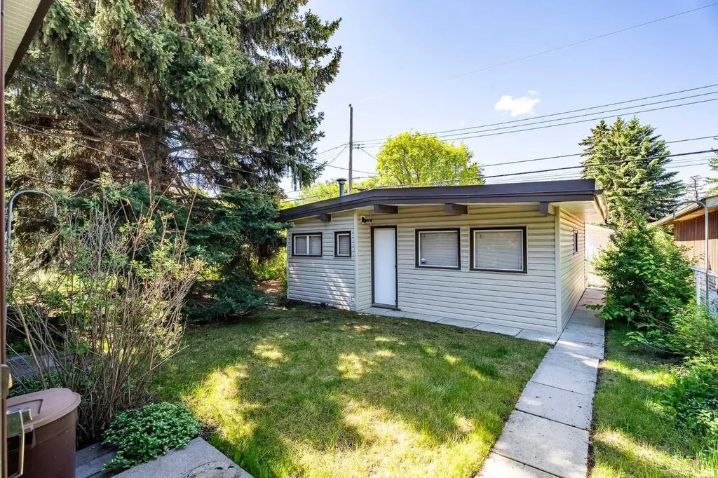 3227 Boulton Road NW Calgary AB T2L 1M2