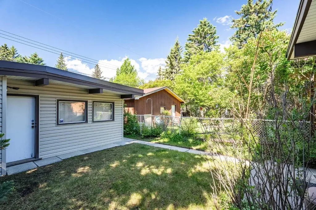 3227 Boulton Road NW Calgary AB T2L 1M2